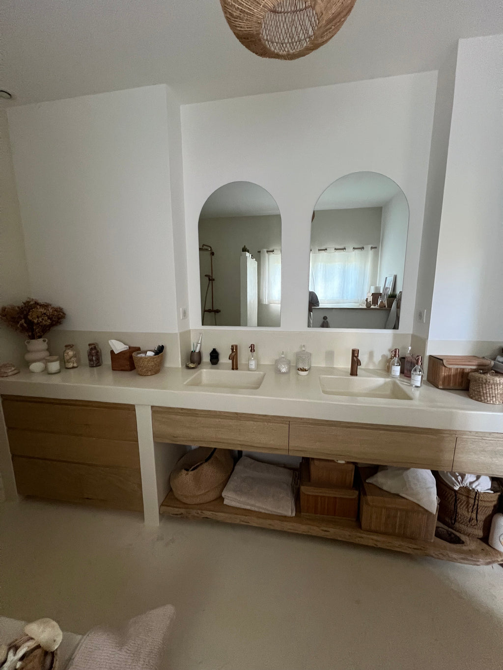 Meuble de salle de bains en bois massif