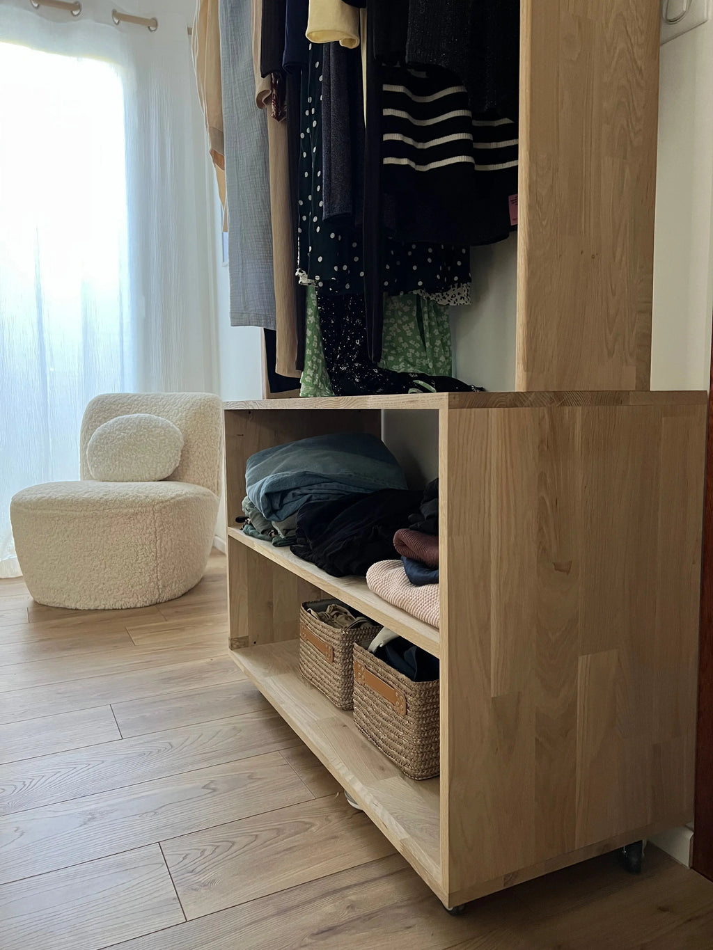 Dressing ouvert en chêne massif