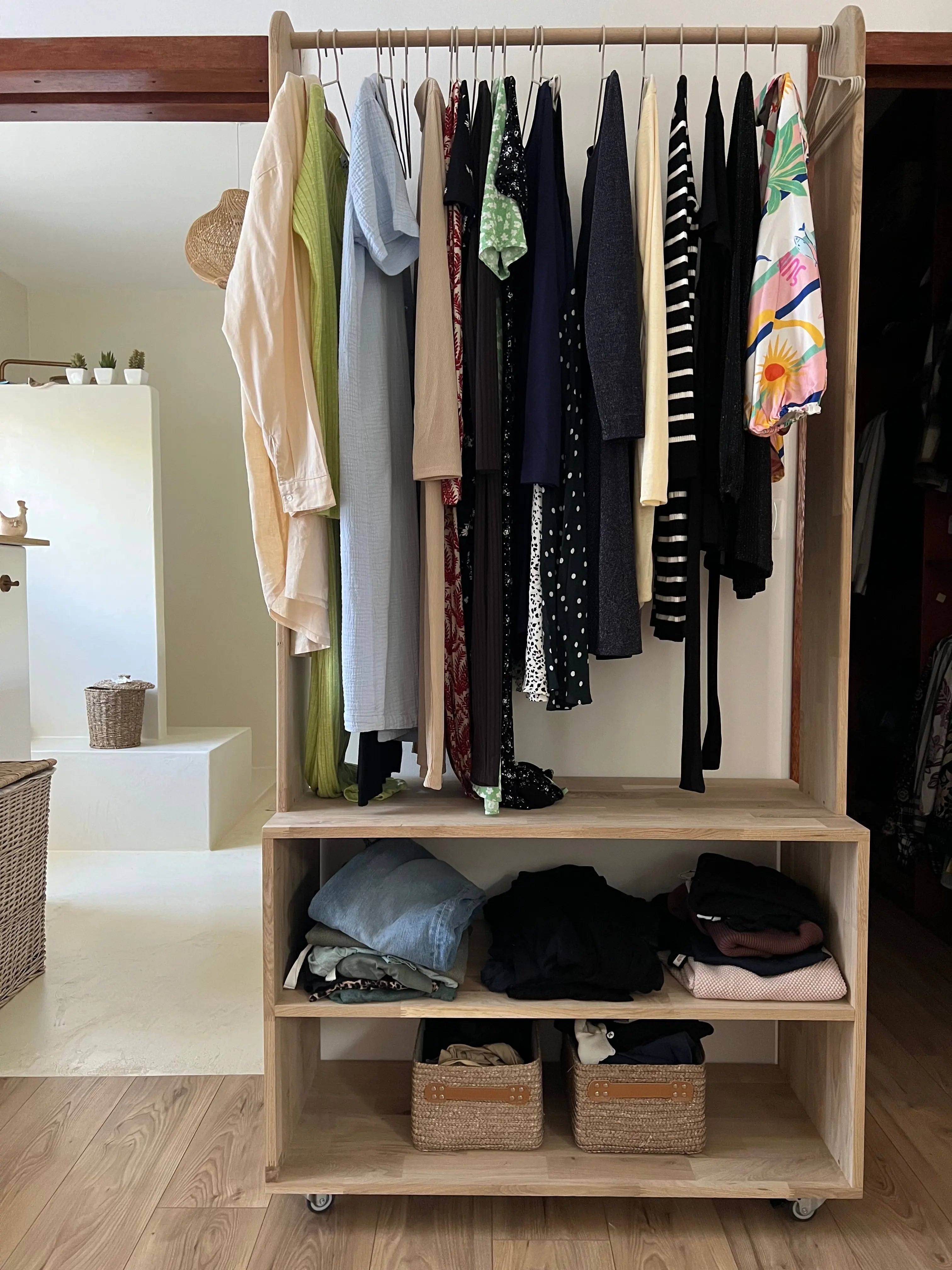 Dressing ouvert en chêne massif